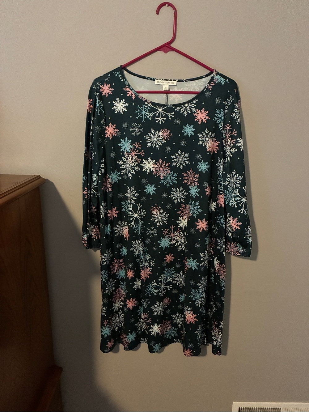 Emerald Green Snowflake Print Long Sleeve Shift Dress